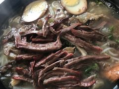 -花溪巷牛肉粉(泉城路店)