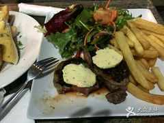 -12 Rocks Beach Bar Cafe