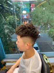 -海文先生国潮烫染男士理发馆