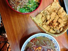 -爆炸头阿姨小四川正宗川味小吃(无任何分店)