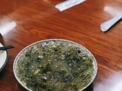 -胡子饮食店
