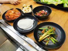 -肉甲韩国木炭烤肉(新壹街1店)