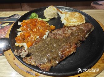 点牛排包含一份自助，自助有水果，小蛋糕，各种饮料