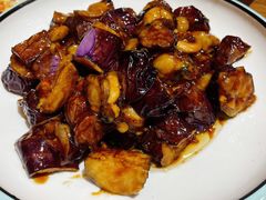 南茄爆贝丁-东来菜馆•手抓海鲜家常菜•海鲜锅贴(鸽子窝店)