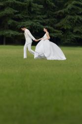 -至臻微拉婚纱摄影