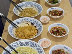 -李与白包子铺(桐梓林店)