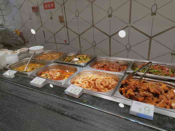 大米先生(民生路沃尔玛店)-"米饭很好吃,菜的味道也好,环境很干净,消.