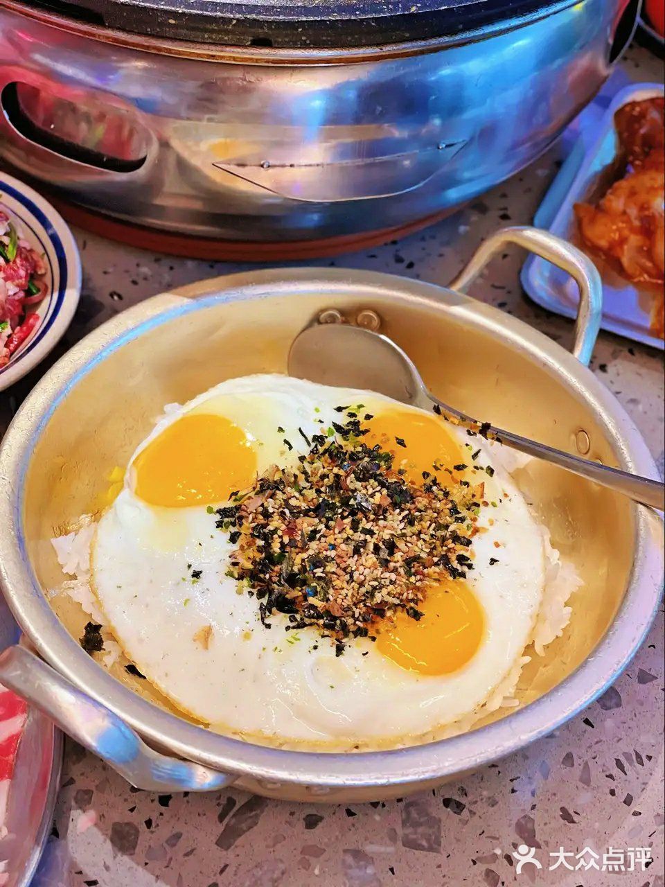 火柴盒烤肉来了你就爱了,网红打卡最多的地方哦,口味很棒,推荐