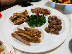 -梅利汴京烤鸭•开封豫菜地标店(东大街店)