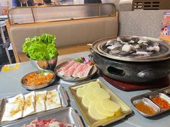 -围炉肉舍•炭烤活鳗•丹东海鲜烤肉(步行街店)