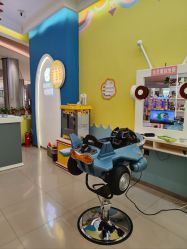 -爆米花儿童美发乐园