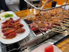 -哈尔滨小酒馆·鲜肉现穿自助烧烤(康新花园店)