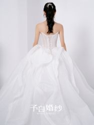 -予白婚纱礼服馆