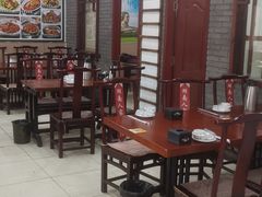 -湖南人家湘菜馆(镇江路店)