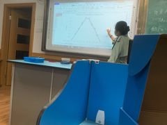 -上海市康健外国语实验中学