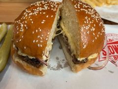经典汉堡-悠航SLOWBOAT(三里屯店)