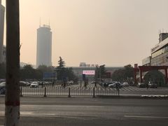 -体育场(地铁站)