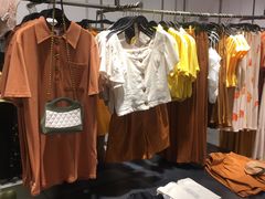 -URBAN REVIVO(欢乐海岸购物中心店)