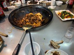 -屯老二农家铁锅炖·行业领军者(梅江店)