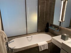 -深圳国际会展中心希尔顿酒店(前海华发冰雪世界店)