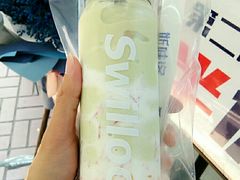 招牌牛油果甘露-新加坡斯味洛·鲜奶茶(石牌东店)