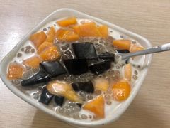 芒果椰汁黑凉粉-透心凉糖水(听海居店)