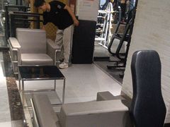 -格易美游泳馆健身房(新昆仑店)