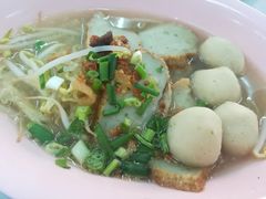 鱼丸鱼饼清汤鸡蛋面-榮泰米粉湯(Left Shop)