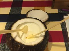 -志龙皇冠吃货椰子铺