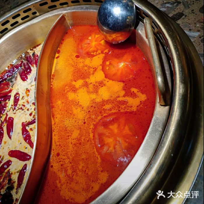 小龙坎老火锅(北京三里屯店)番茄鸳鸯锅图片