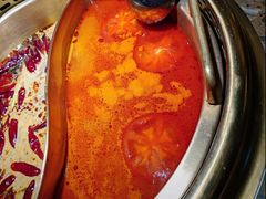 番茄鸳鸯锅-小龙坎老火锅(北京三里屯店)