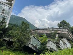 -四川汶川特大地震漩口中学遗址