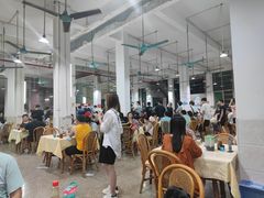 大堂-标记美食新鲜猪杂(兴南大道店)