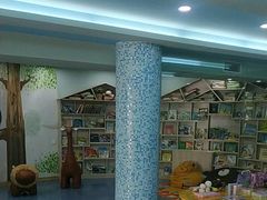 -乐悠游亲子游泳俱乐部