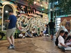 -钟书阁(松江泰晤士小镇店)