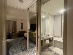 -上海漕河泾万丽酒店