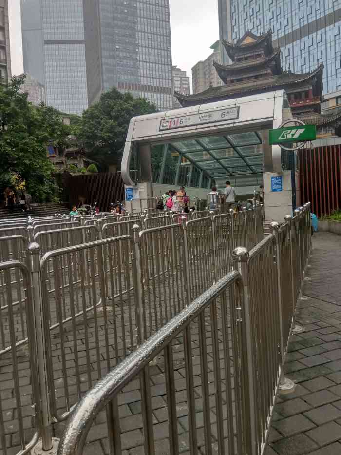 小什字(地铁站)-"97一个很火的地铁站 6号线地铁小什字站.