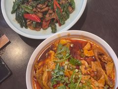 -川流不息·地道川菜·小龙虾(松东路店)