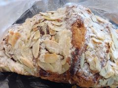 杏仁羊角-西点坊(浦东香格里拉店)