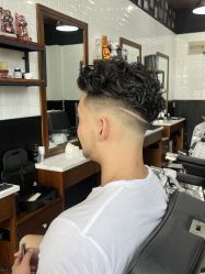 -MARTIN'S BARBER SHOP男士理发馆