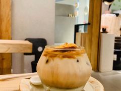 卡美罗焦糖燕麦拿铁-觅见咖啡馆(艺展中心店)