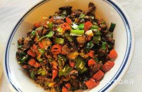Snail and Eel Stir-fry