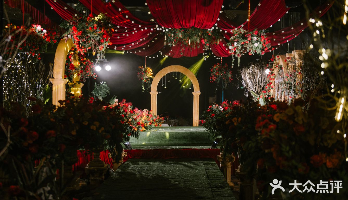 红绿色西式复古婚礼