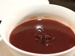 需优雅从容，才能品尝到个中韵味的甜品，正如你想了解的那位身穿旗袍身段窈窕迷人的女子，一切，都急不得。-广州文华东方酒店·江-由辉师傅主理