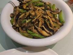 橄榄油炒珍菌-三义和酒楼(千佛山店)