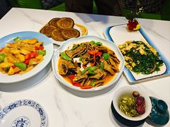 -三江源美食城
