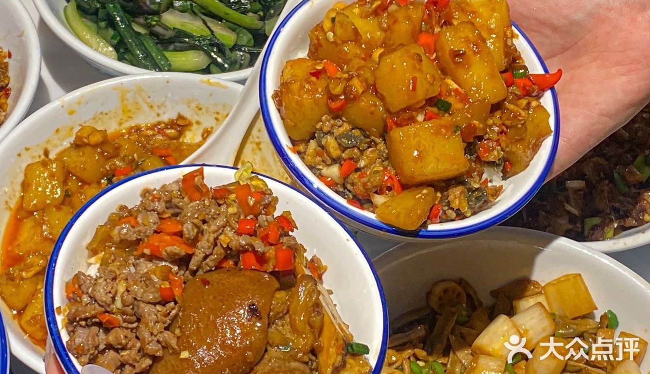 25年老味道湘菜馆！米豆腐入口即化陪米饭绝