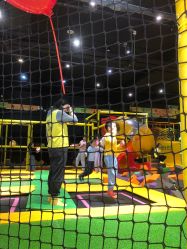 -蹦蹦跳跳(新奥购物中心店)