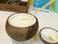 -志龙皇冠吃货椰子铺