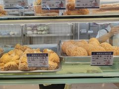-白玉兰食品甜凤店(合生汇店)